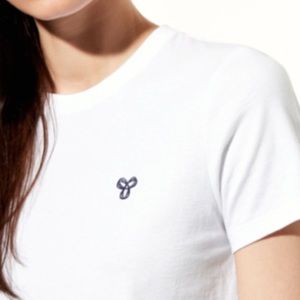 Aritzia TNA White T-shirt with logo. Aritzia mainland t-shirt. White t-shirt szM